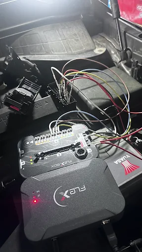 Steuergerät-Auslese mit FlexBox am Fahrzeug