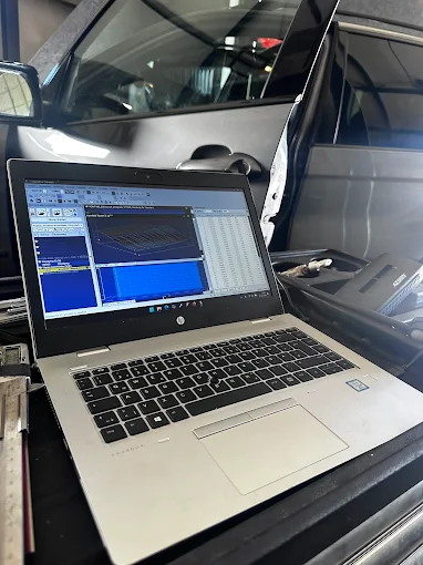 Kennfeldbearbeitung mit WinOLS am Laptop – Hirsch Racing Fileservice